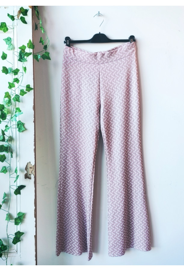 Johanna Paris - Spring Retro Flare