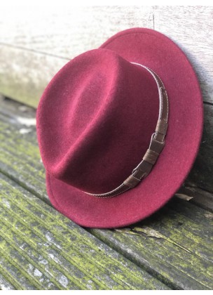 Classic bordeaux hat